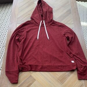Vuori Women's halo Hoodie in heathered Red